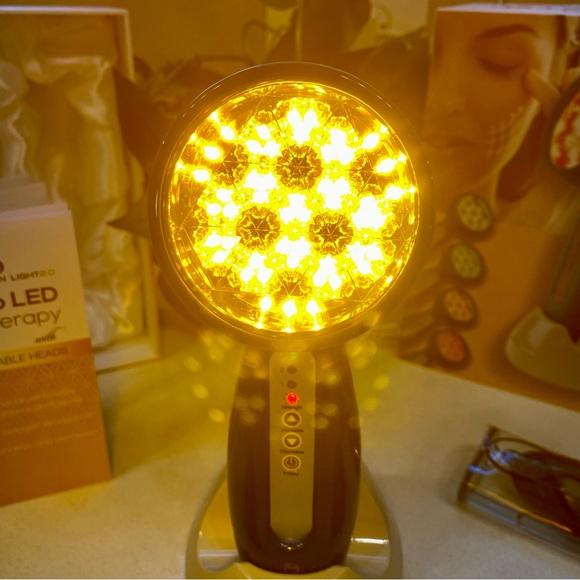 Rejuven Light 2.0 LED Handheld Pulsed LED - Picture 7 of 11